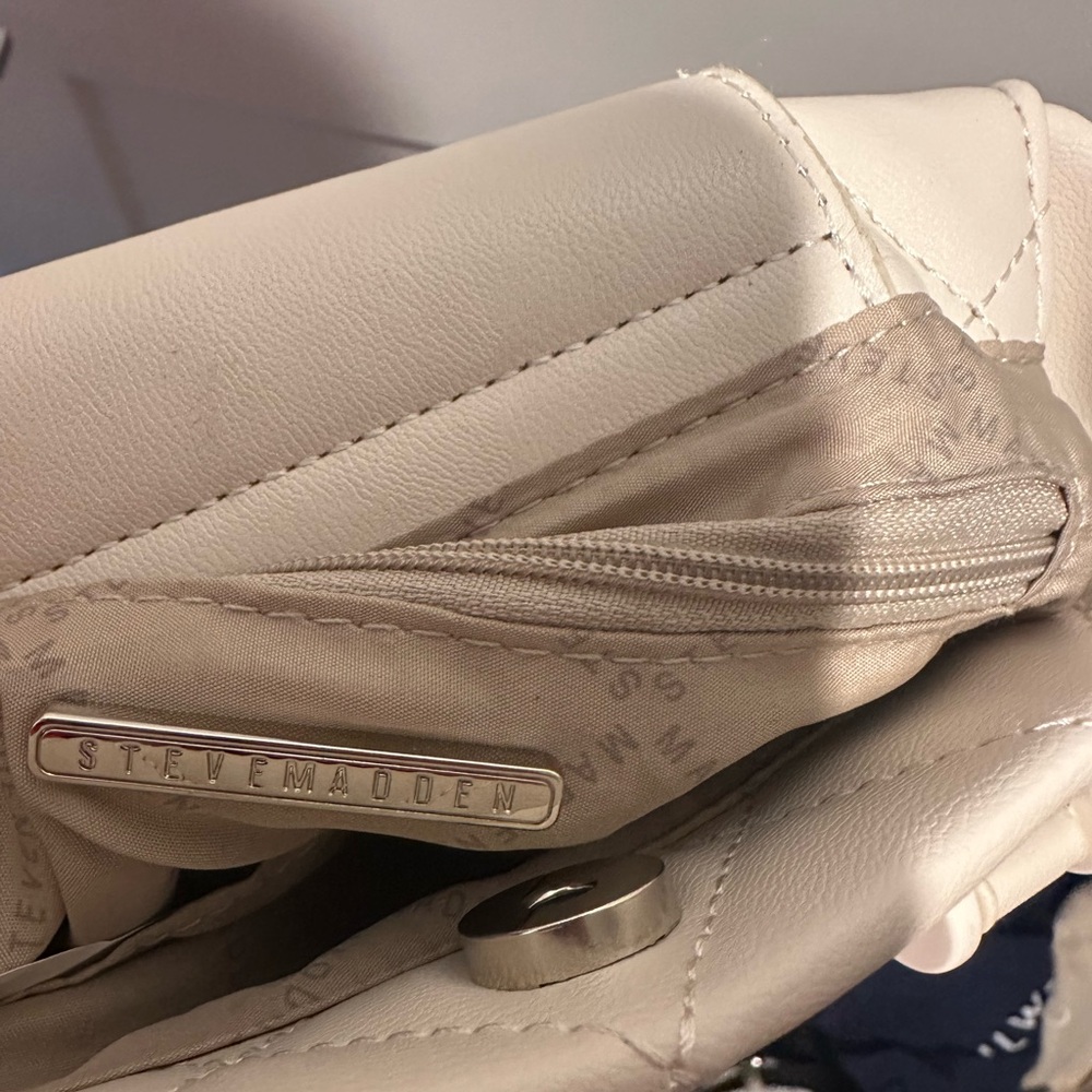 New Steve Madden Handbag - Picture 4 of 10